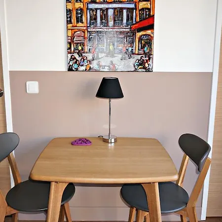 Little - Constance Lille